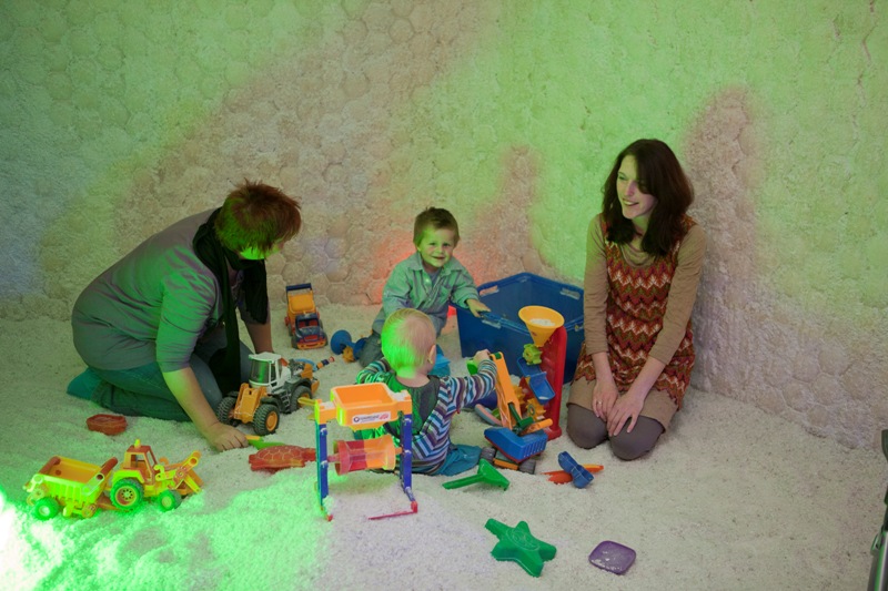 Spielen und entspannen in der Salzgrotte