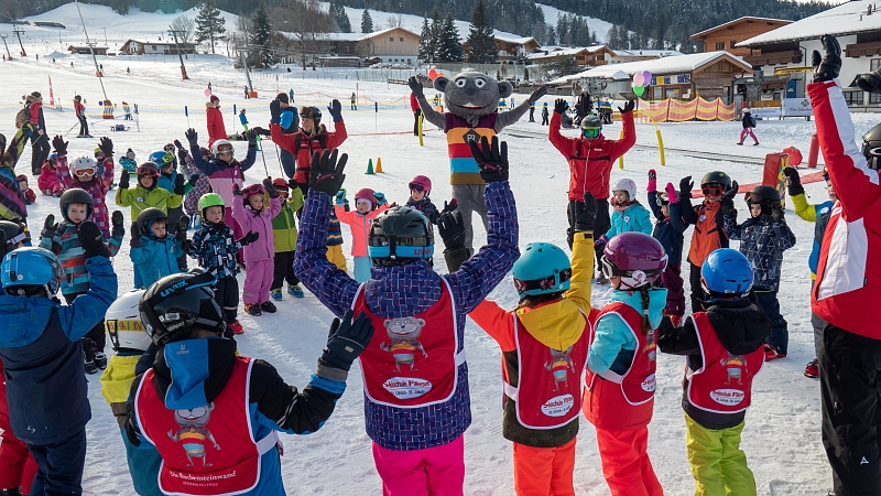 small-TVB-Pillerseetal-Kinderspielefest-Buchensteinwand-1.jpg